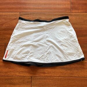 Tail Tech White Athletic Tennis Golf Skirt Black Trim with pockets Size Medium